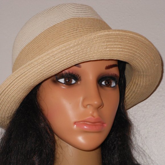 IMPERMEABLE BEIGE AND WHITE SHORT FLIP BRIM HAT - Picture 7 of 8